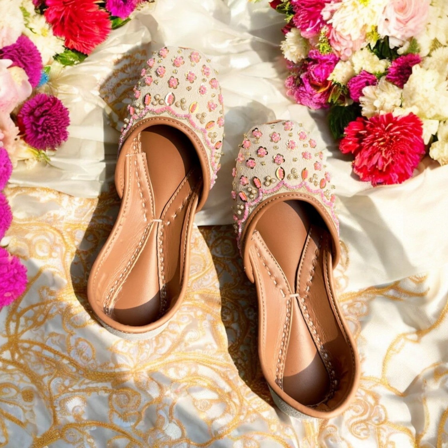 Gulrooh Ivory Festive Jutti