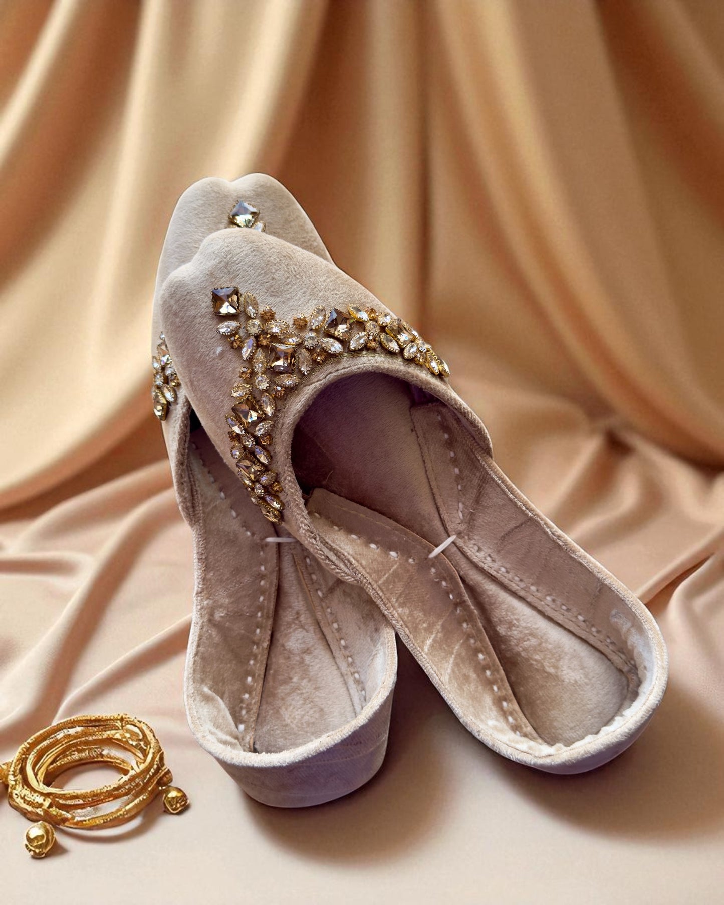 Aarya - Beige Jutti