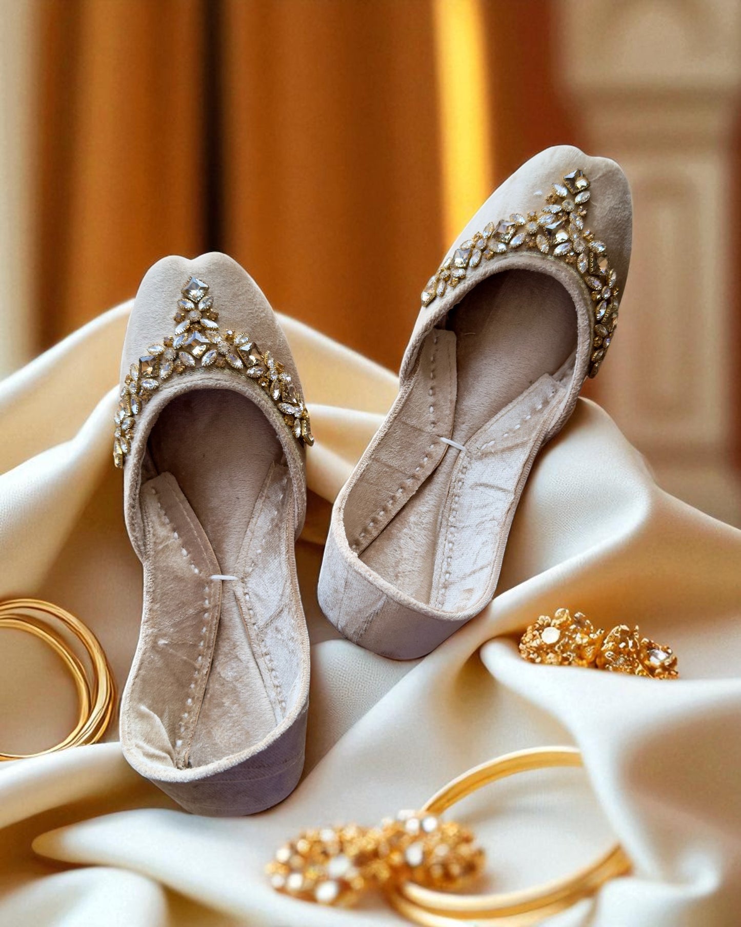 Aarya - Beige Jutti