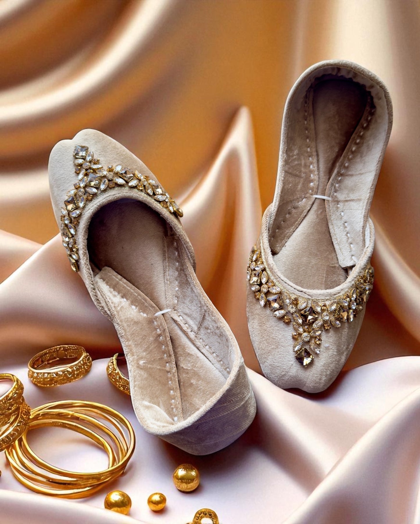 Aarya - Beige Jutti