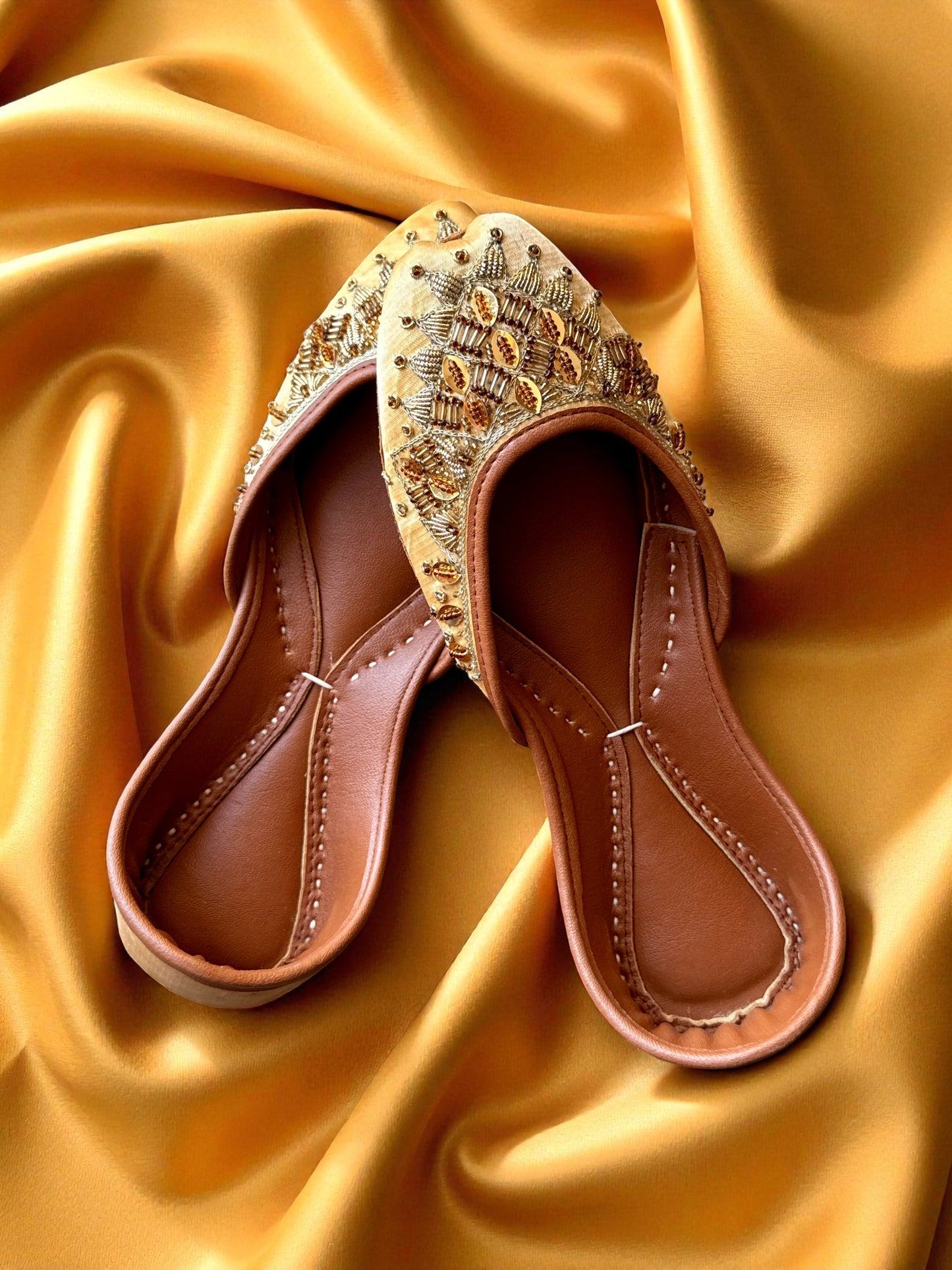 Afsana - Gold Jutti