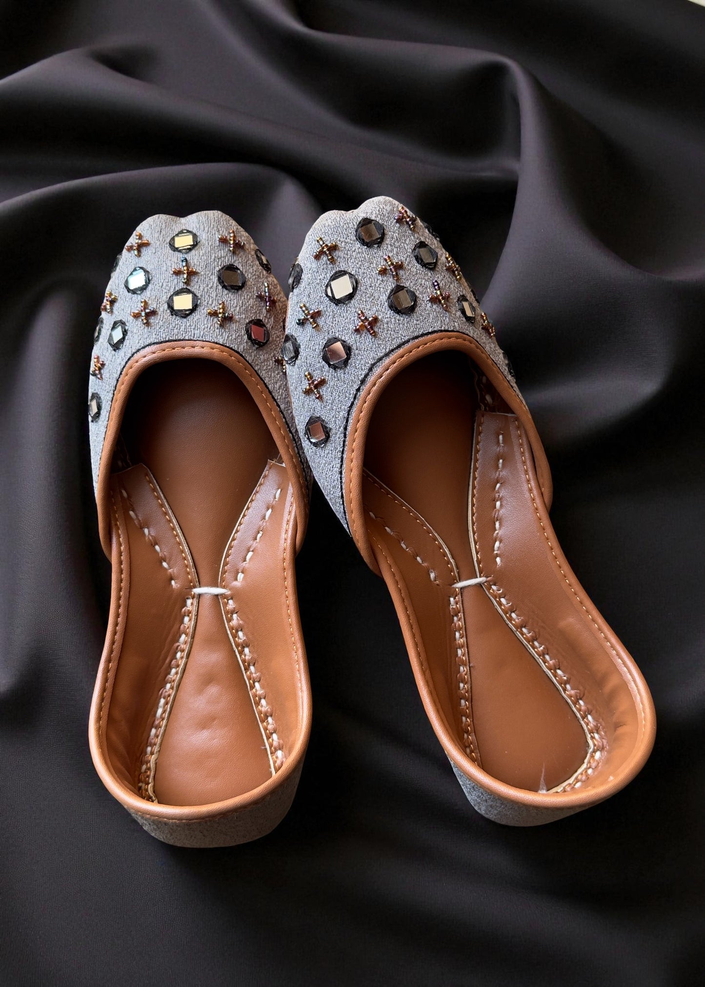 Noor-e-Aab - Ash Grey Jutti