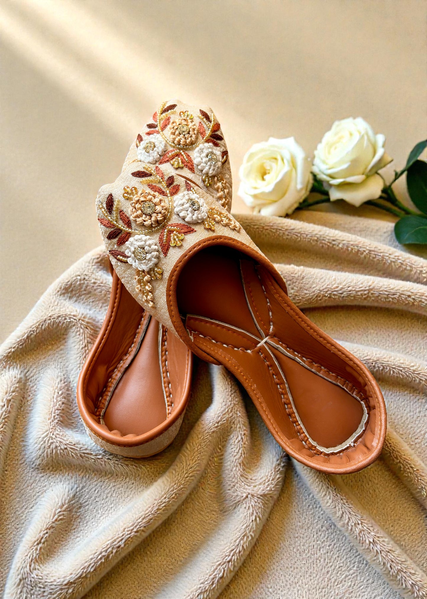 Naazneen - Beige Jutti