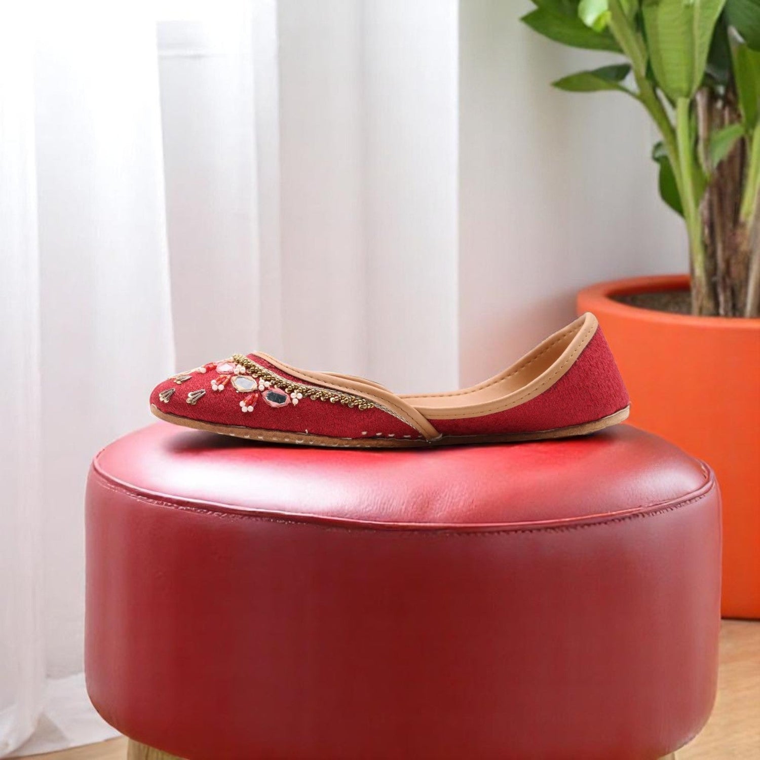 red juttis