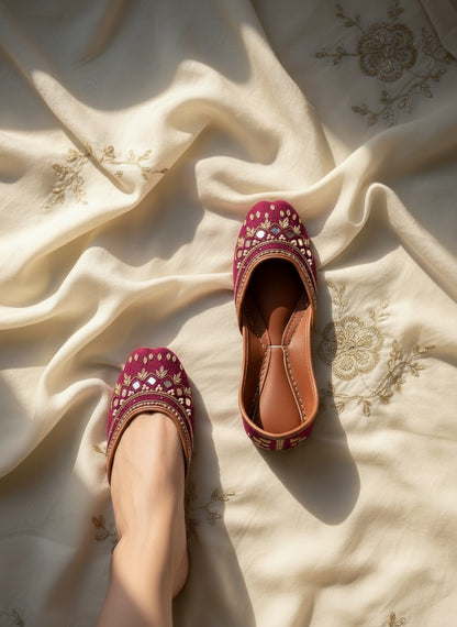 Adaa - Red Jutti