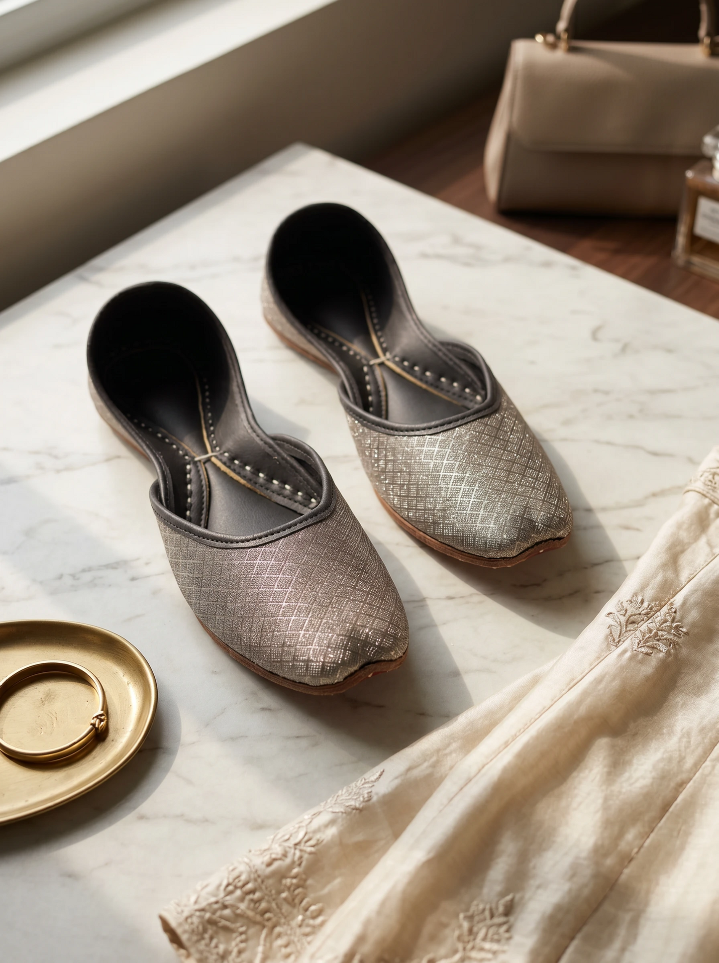 Mahi - Silver Jutti