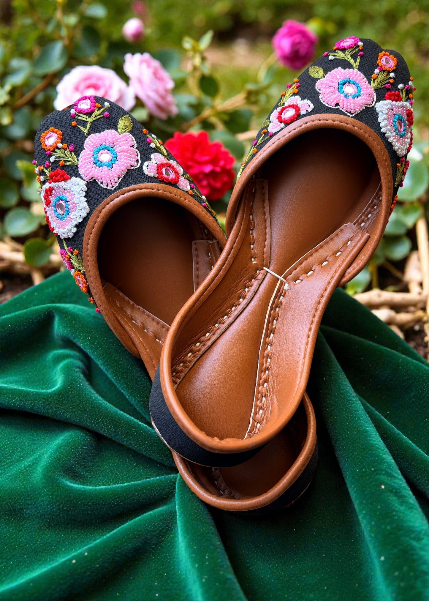 Rangrez - Black Jutti