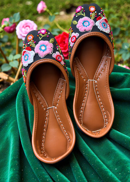 Rangrez - Black Jutti