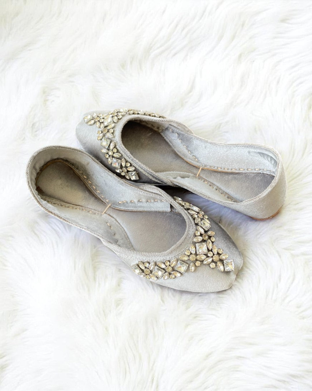 Aarya - Grey Jutti