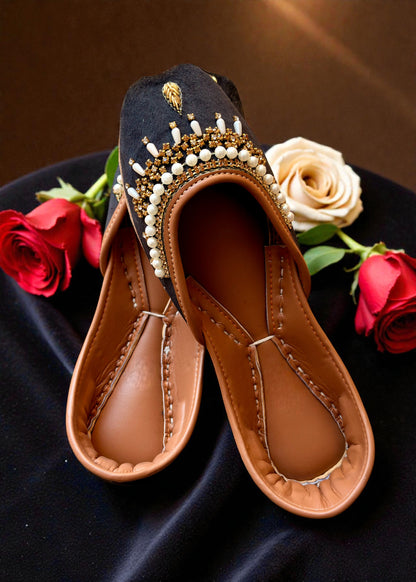 Shehnoor - Black Jutti