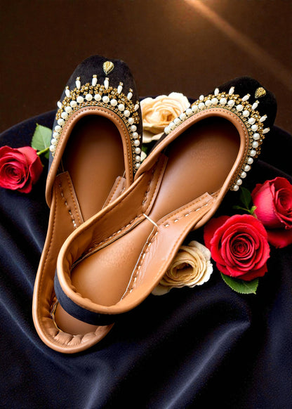 Shehnoor - Black Jutti