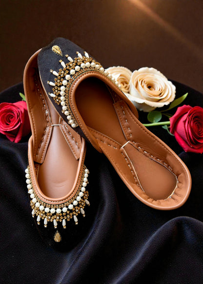Shehnoor - Black Jutti