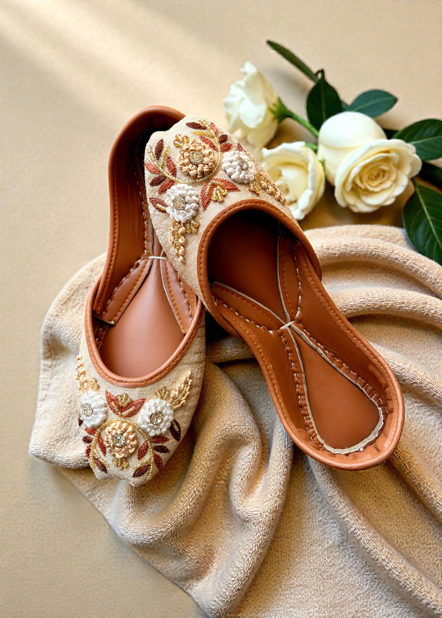 Naazneen - Beige Jutti