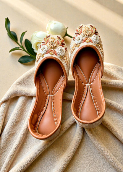 Naazneen - Beige Jutti