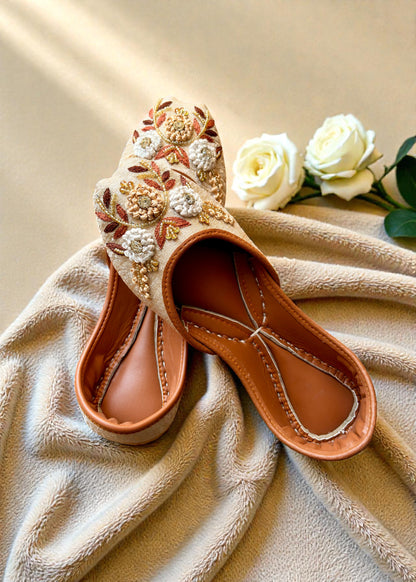 Naazneen - Beige Jutti