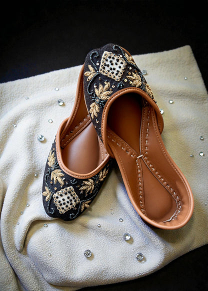 Sunehri Raat - Black Jutti