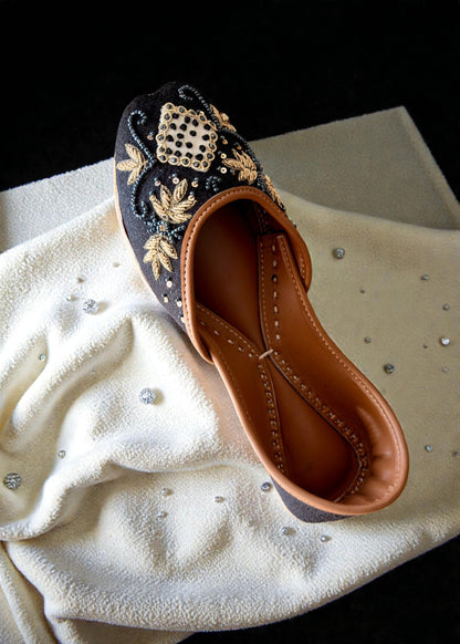 Sunehri Raat - Black Jutti