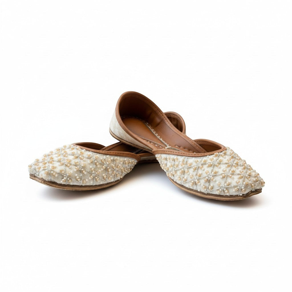 Piyu - Ivory Jutti