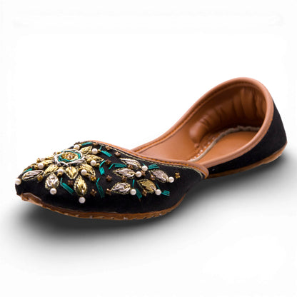 Qila - Black Jutti