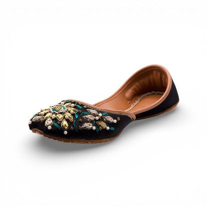 Qila - Black Jutti