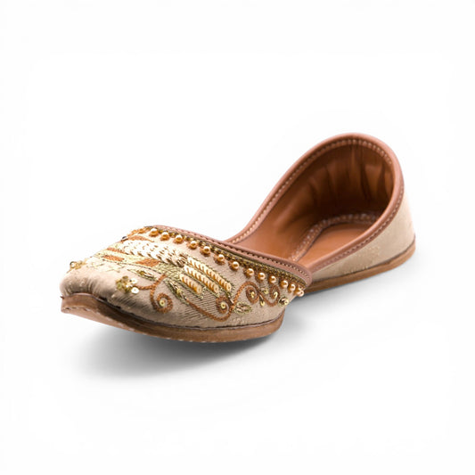 Meharbaan - Beige Jutti