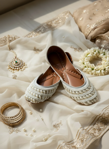 Zohrava - White Jutti