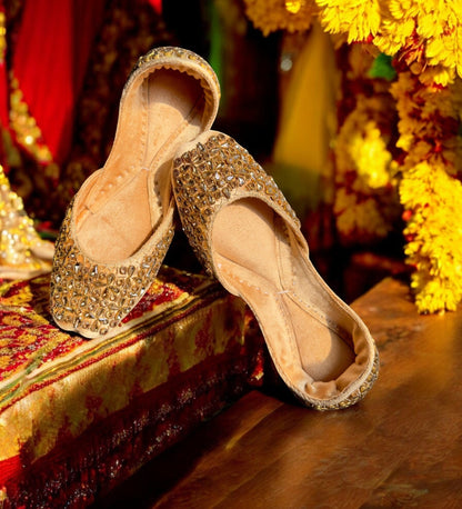 gold Punjabi Jutti