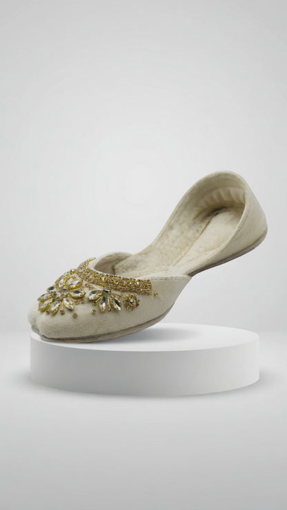 Maharani - Cream Jutti